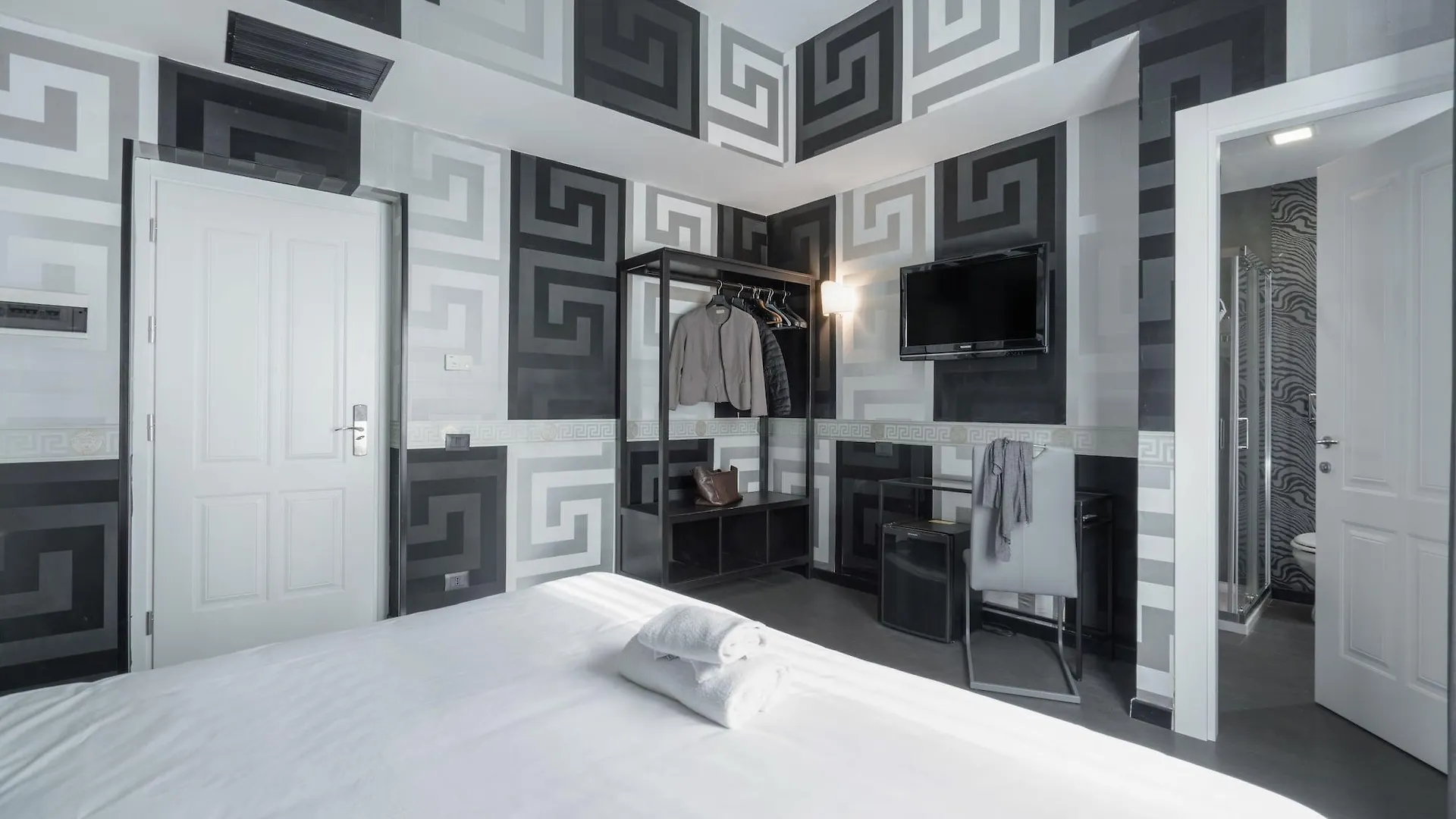 Hotel Spagna Florence 2*,  Italy