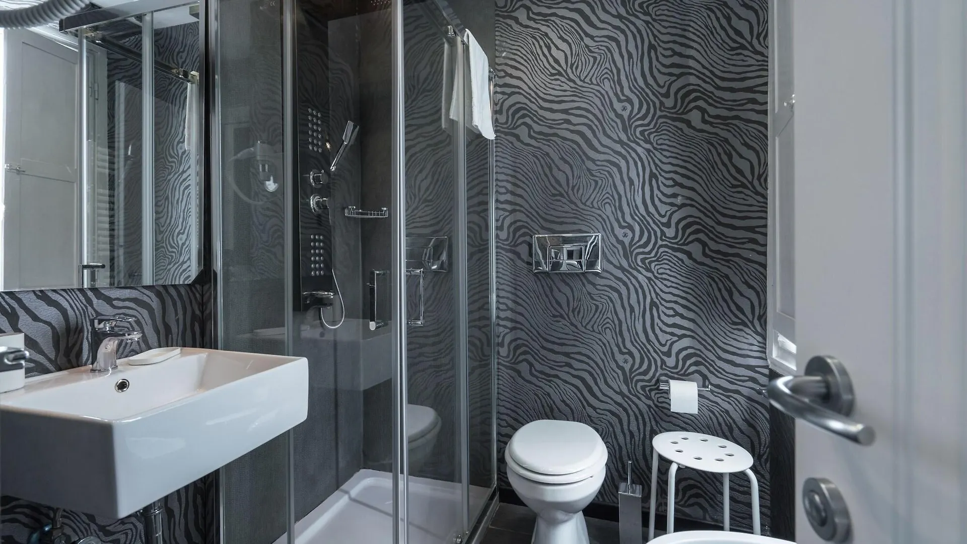 Hotel Spagna Florence 2*,  Italy